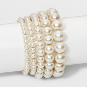 A Touch of Elegance: Baby Pearl Bracelet插图