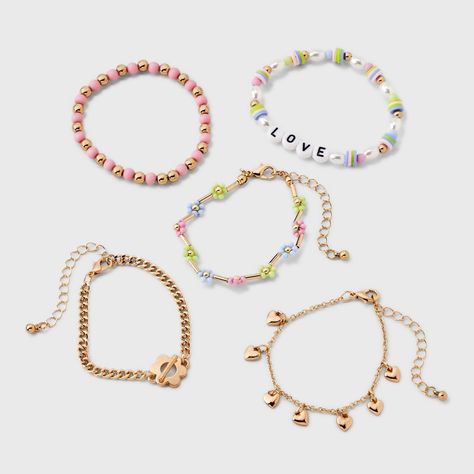 Cherish tiny treasures with our delightful baby trinket bracelets. Adorable, hypoallergenic designs adorned with whimsical charms, perfect for gifting & commemorating precious milestones.