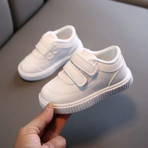When to Put Shoes on Baby? 插图4