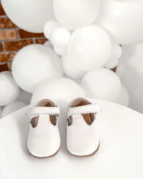 Discover If Pre-Walking Shoes Are a Must for Your Baby.