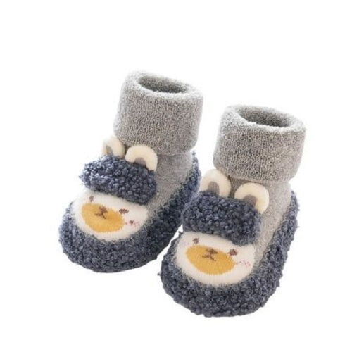 Baby's Winter Footwear: Cozy & Protective Shoes