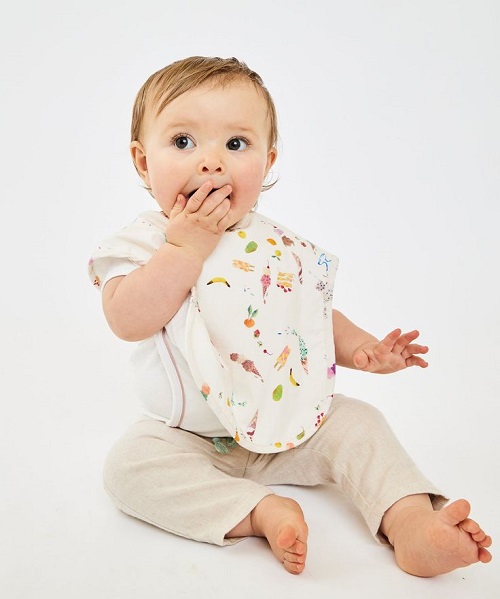 Silicone vs. Cloth Bibs: Decoding the Pros & Cons