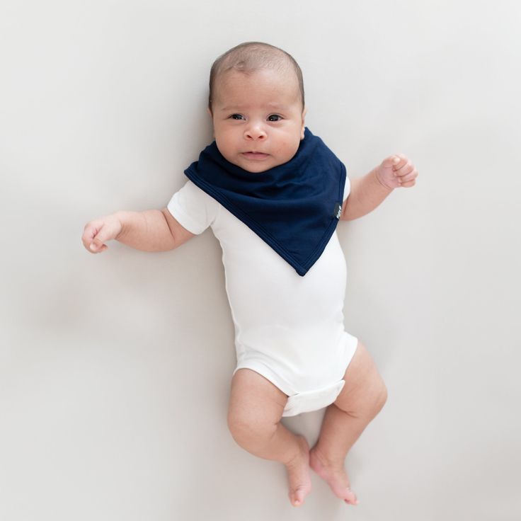 Learn when toddlers outgrow bibs