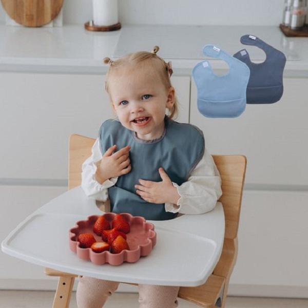 Discover the uses of baby bibs 