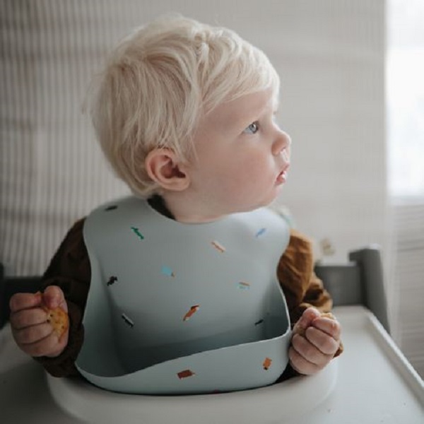 Learn about the best fabric for baby bibs 