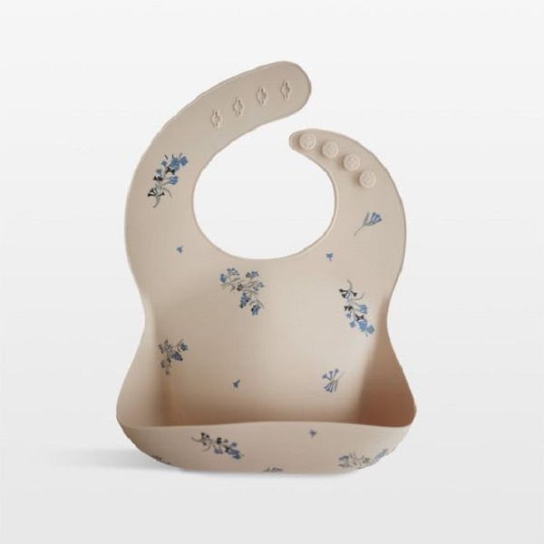 Discover the best materials for baby bibs