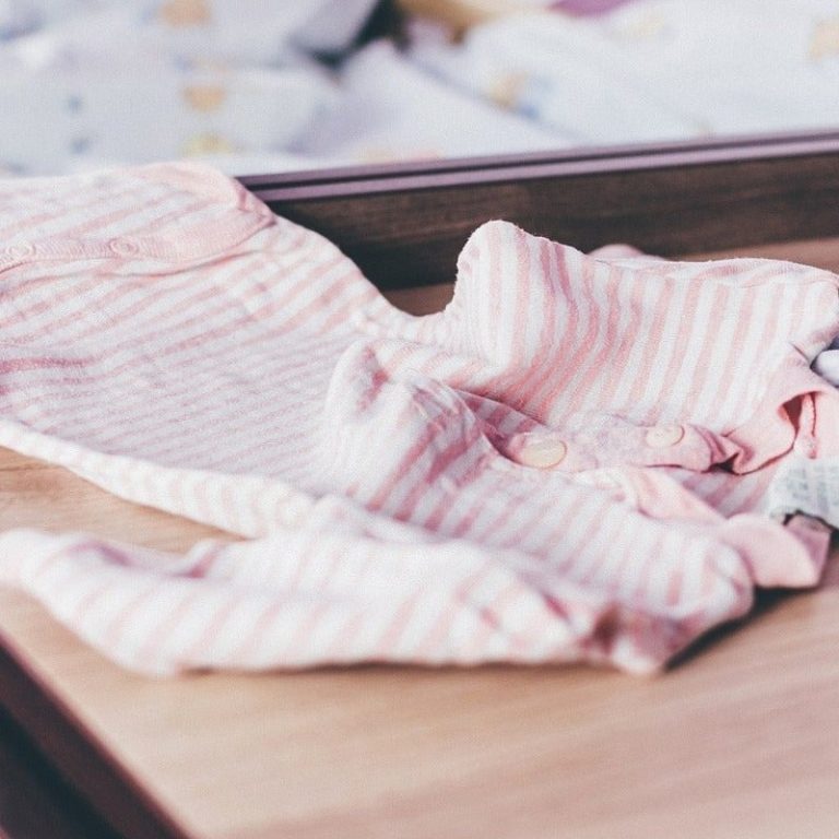 how-to-fold-baby-clothes-simple