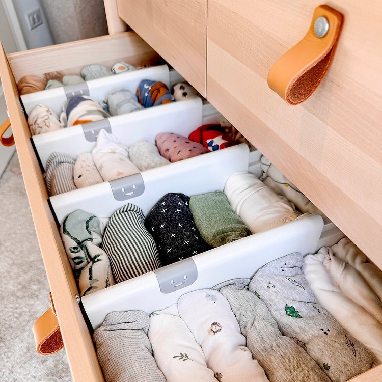 how to organize baby clothes by size